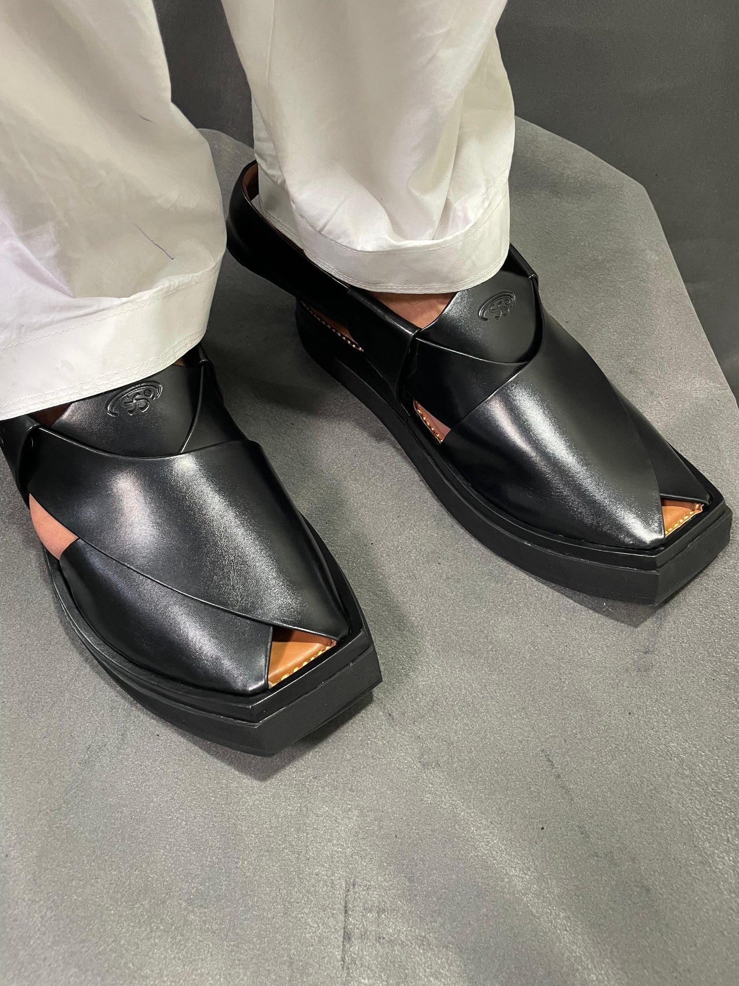 KAPPTAN Medicated CHAPPAL (BLACK )